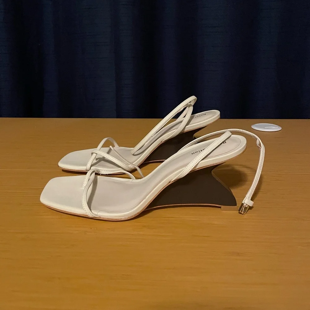 Reformation Emilia Heels - Picture 5 of 10